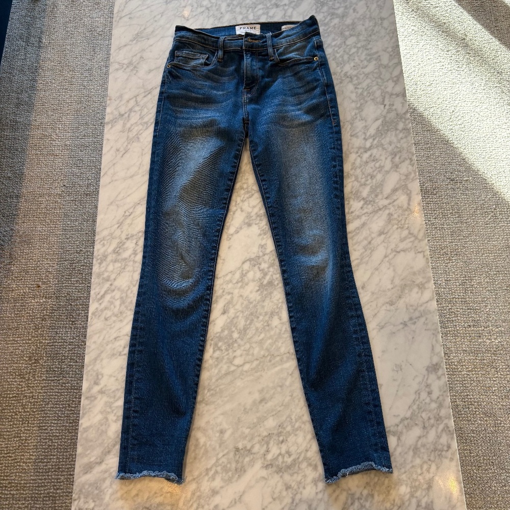 Frame Light Blue Skinny Jeans with Frayed Hem